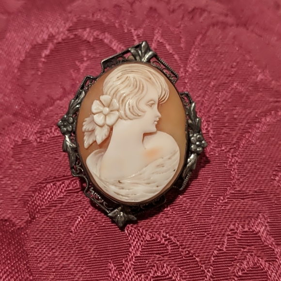 Jewelry - Genuine Vintage Cameo Brooch/Pin